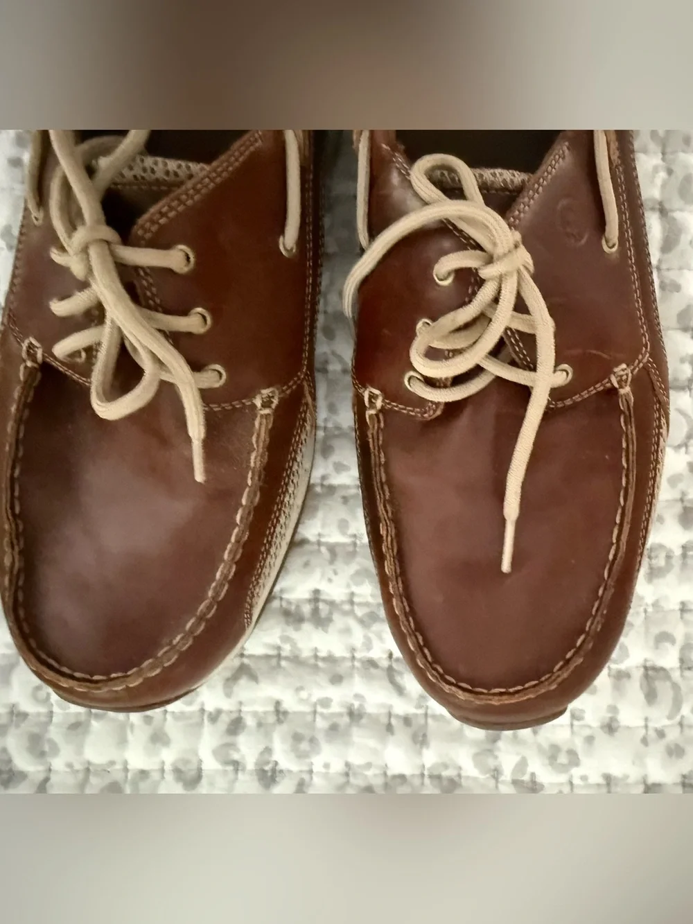 Dunham Chestnut Brown Leather Boat Shoes with Beige Laces